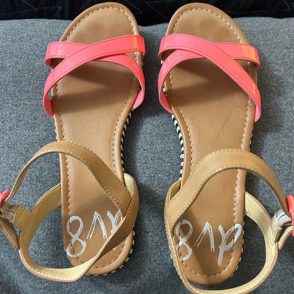 DV by Dolce Vita Shoes - Dolce Vita DV8 sandals size 8